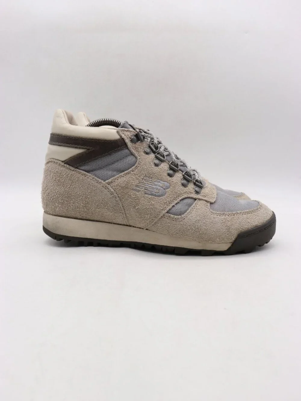 New Balance URAINAD Rainier Cordura Men's Size 9 D Hiking Boots Vibram Grey